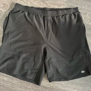 Alo Yoga Traction Short 7” Mens XL